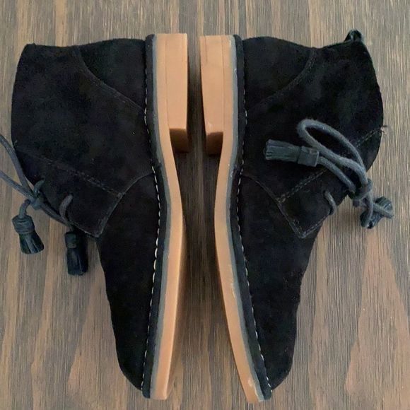 Hush‎ Puppies Black Suede Booties - Picture 2 of 5
